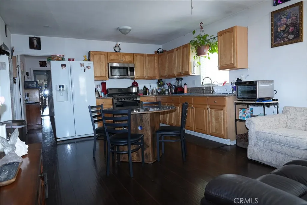 611 W 91st St, Los Angeles, CA 90044