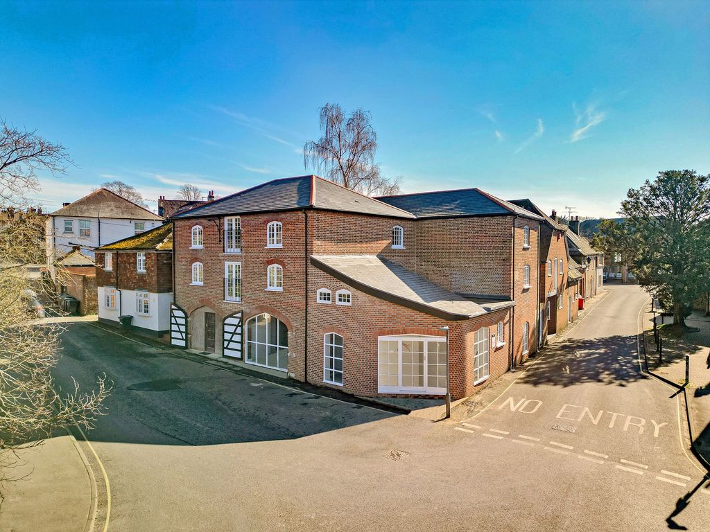 2 bed flat for saleThe Old Granary, Bank Street SO32