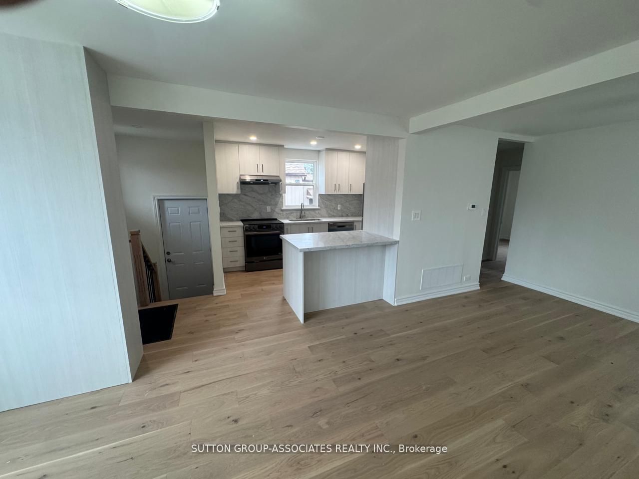 Additional image 5 of 121 Yardley Avenue, Toronto, ON, M4B 2B3