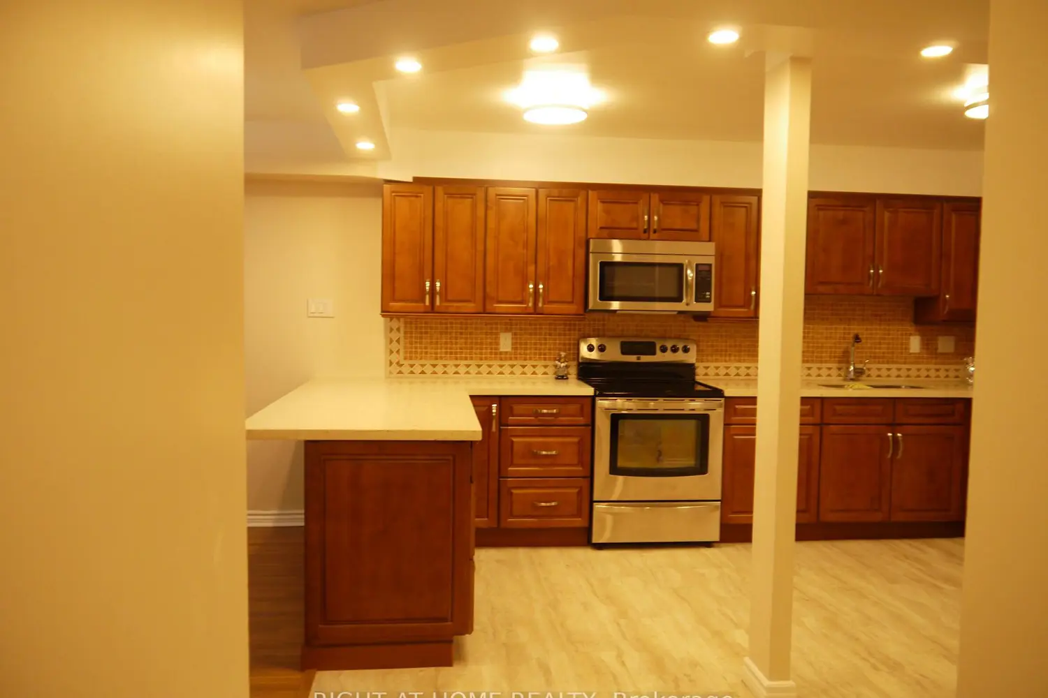 Additional image 17 of 45 Carlton Street 607