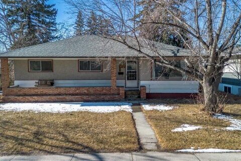 Additional image 7 of 967 Northmount Drive NW, Calgary, AB, T2L 0B1