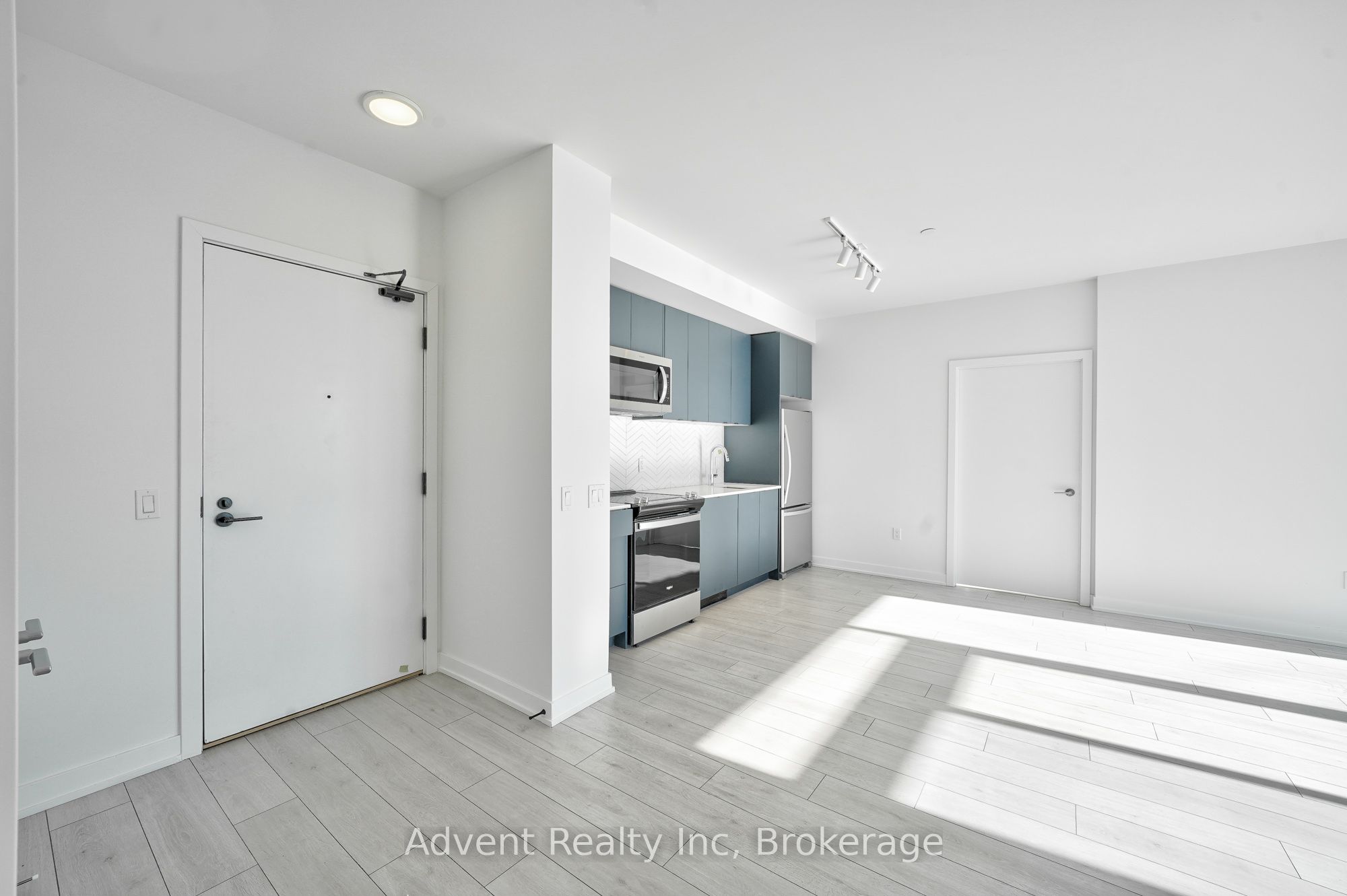 Additional image 5 of PH1803-1606 Charles Street, Whitby, ON, L1N 0P1