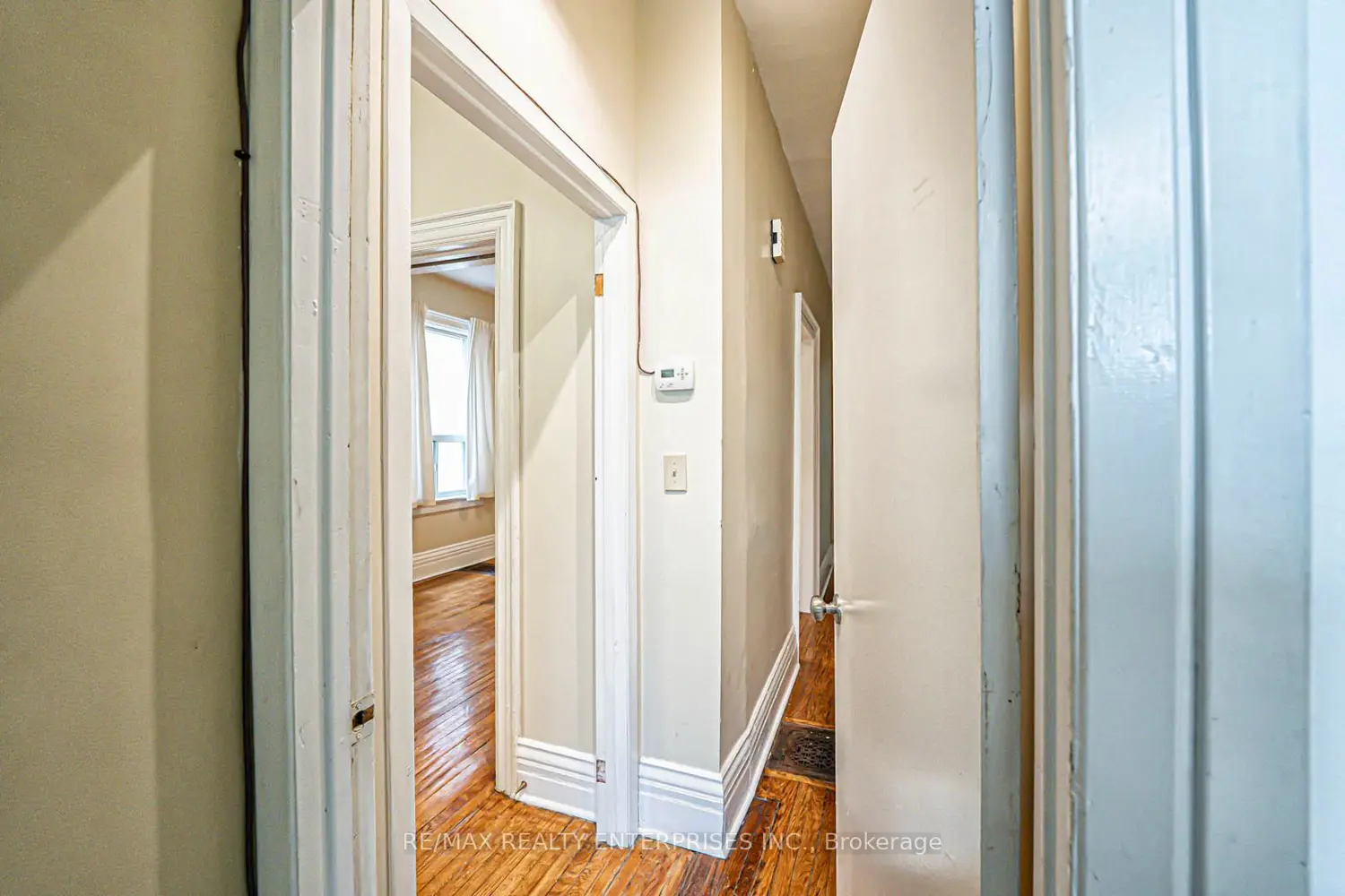 Additional image 4 of 914 Dovercourt Road