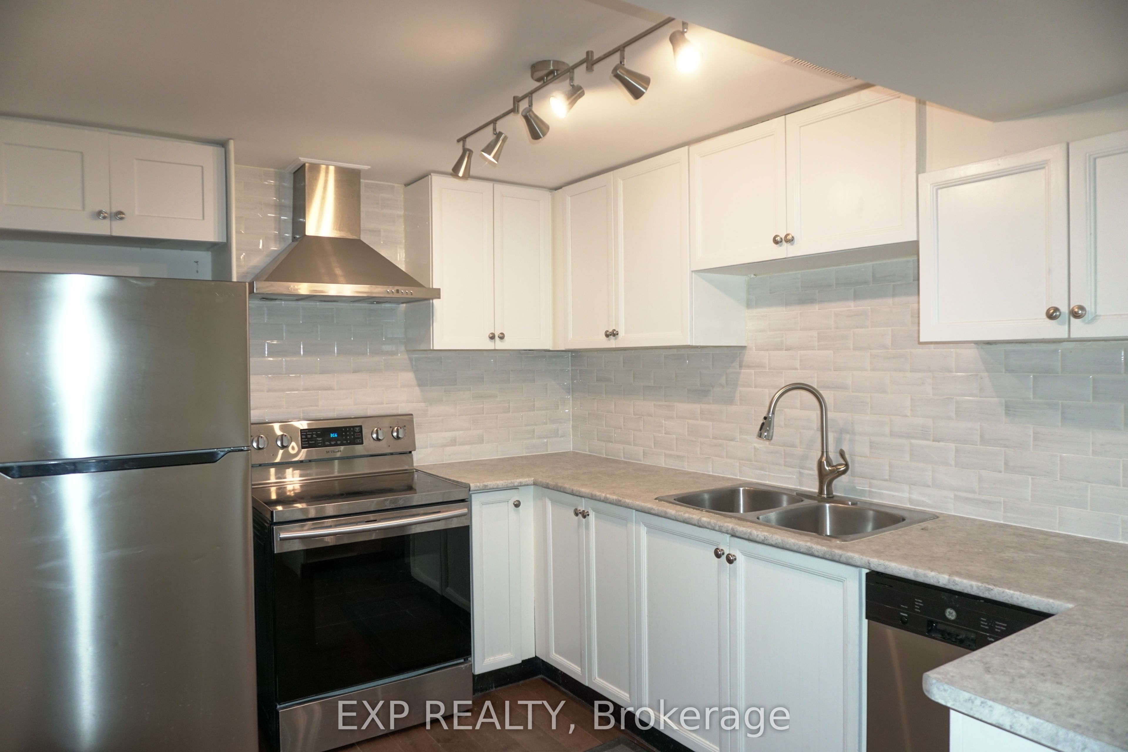 Additional image 5 of Basement-364 Kirby Crescent, Newmarket, ON, L3X 1G8