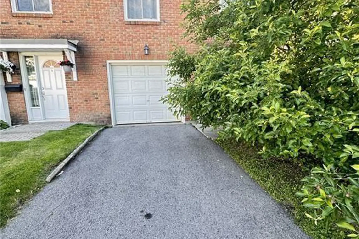 1833 Axminster Court