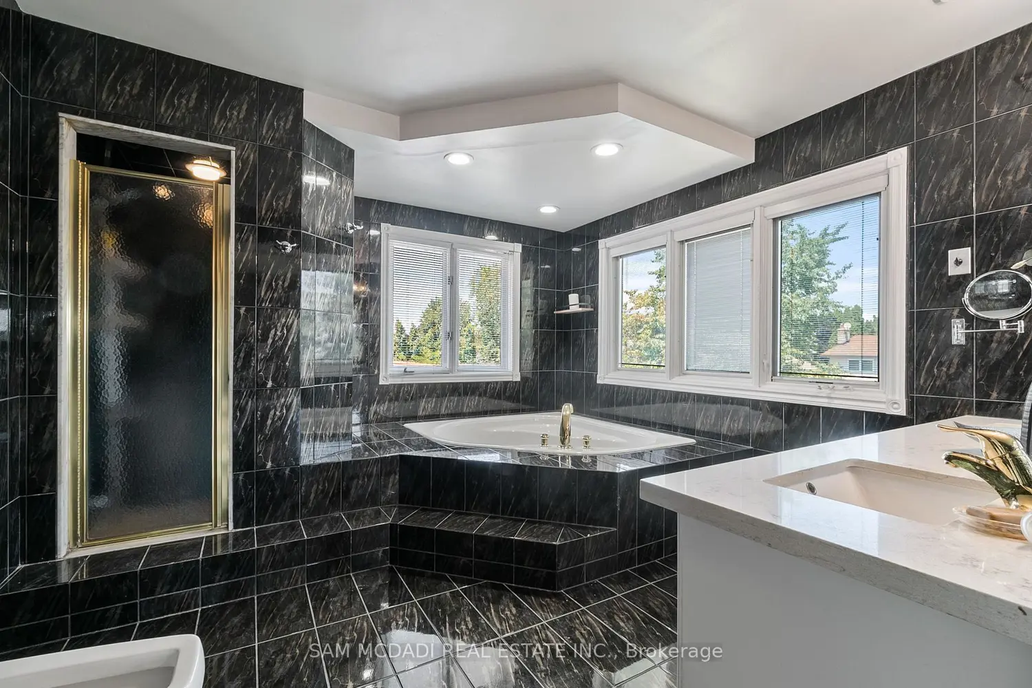 Additional image 9 of 2339 Glengarry Road