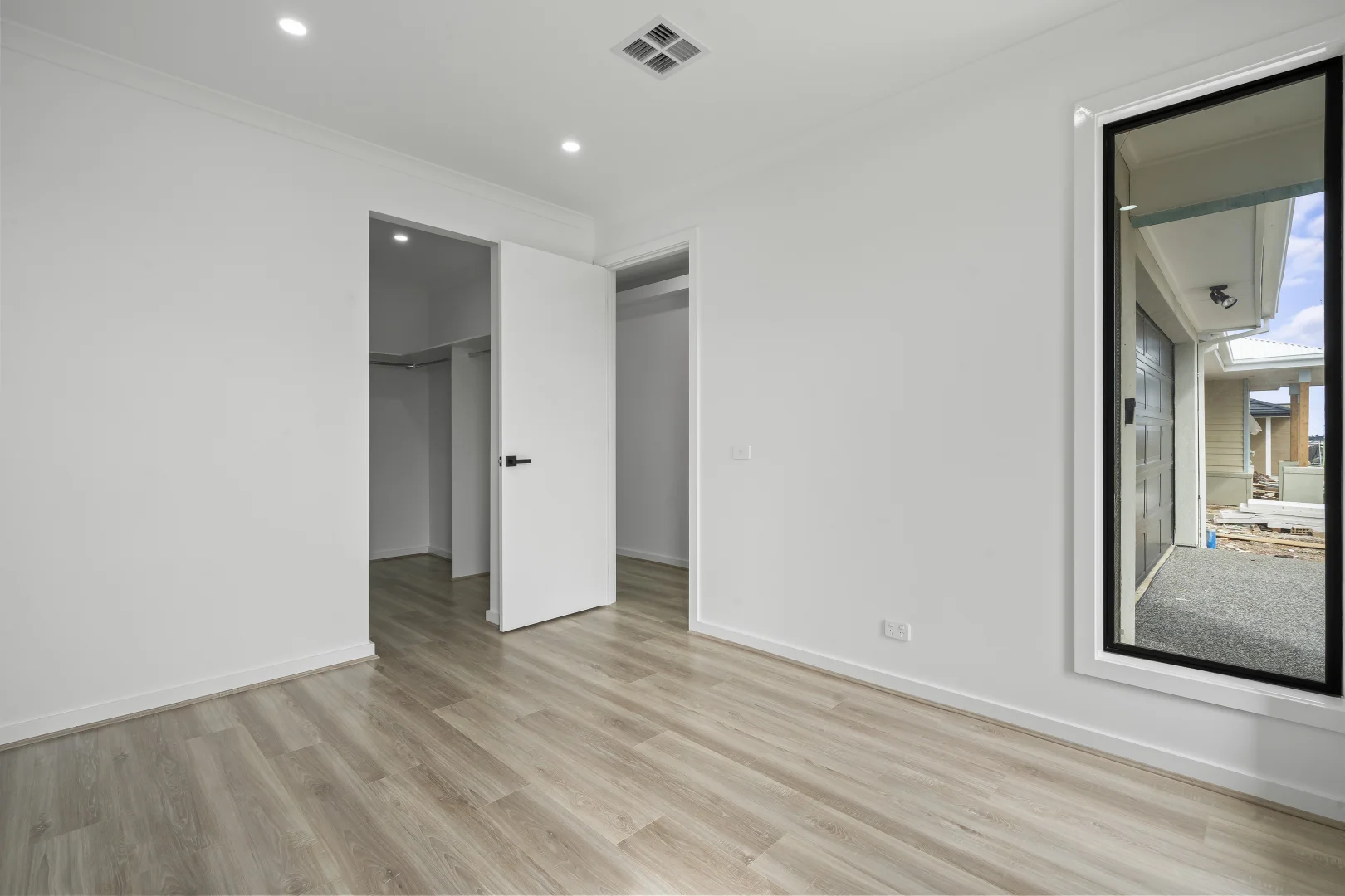 Additional image 4 of 19 Skyline Road, Fraser Rise VIC 3336