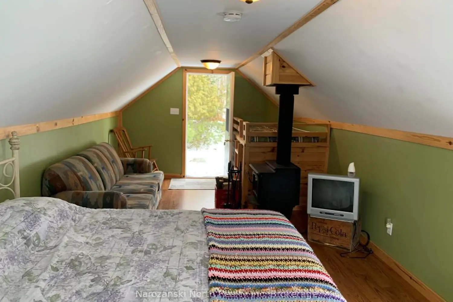 Additional image 17 of 151B Du Lac Avenue