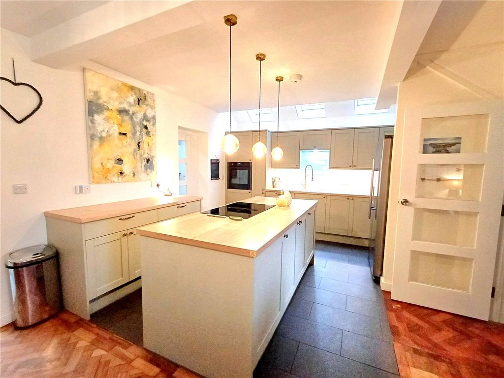 Additional image 8 of 4 bed semi-detached house for saleBeach Road, Porthcawl CF36