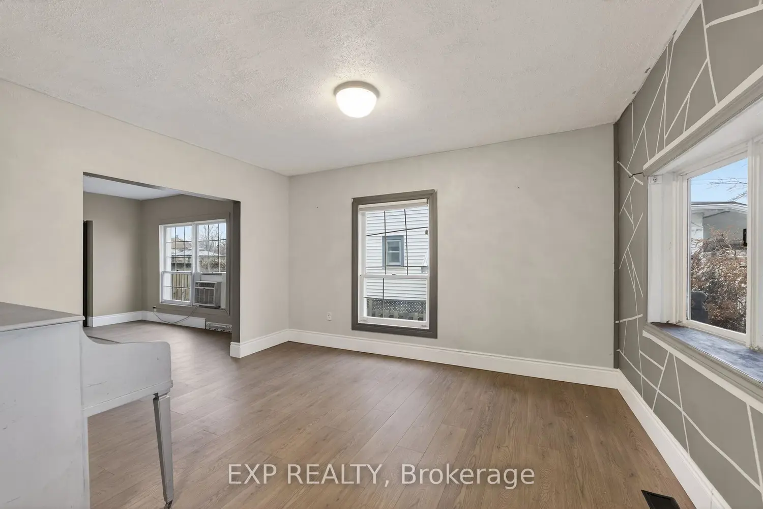 Additional image 2 of 4576 Fourth Avenue