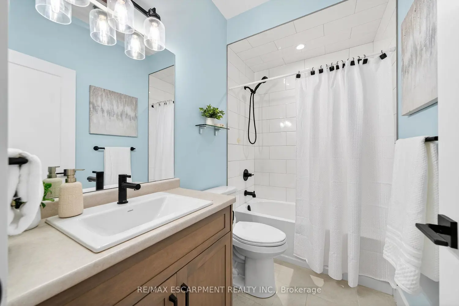 Additional image 9 of 24 Craddock Boulevard 23