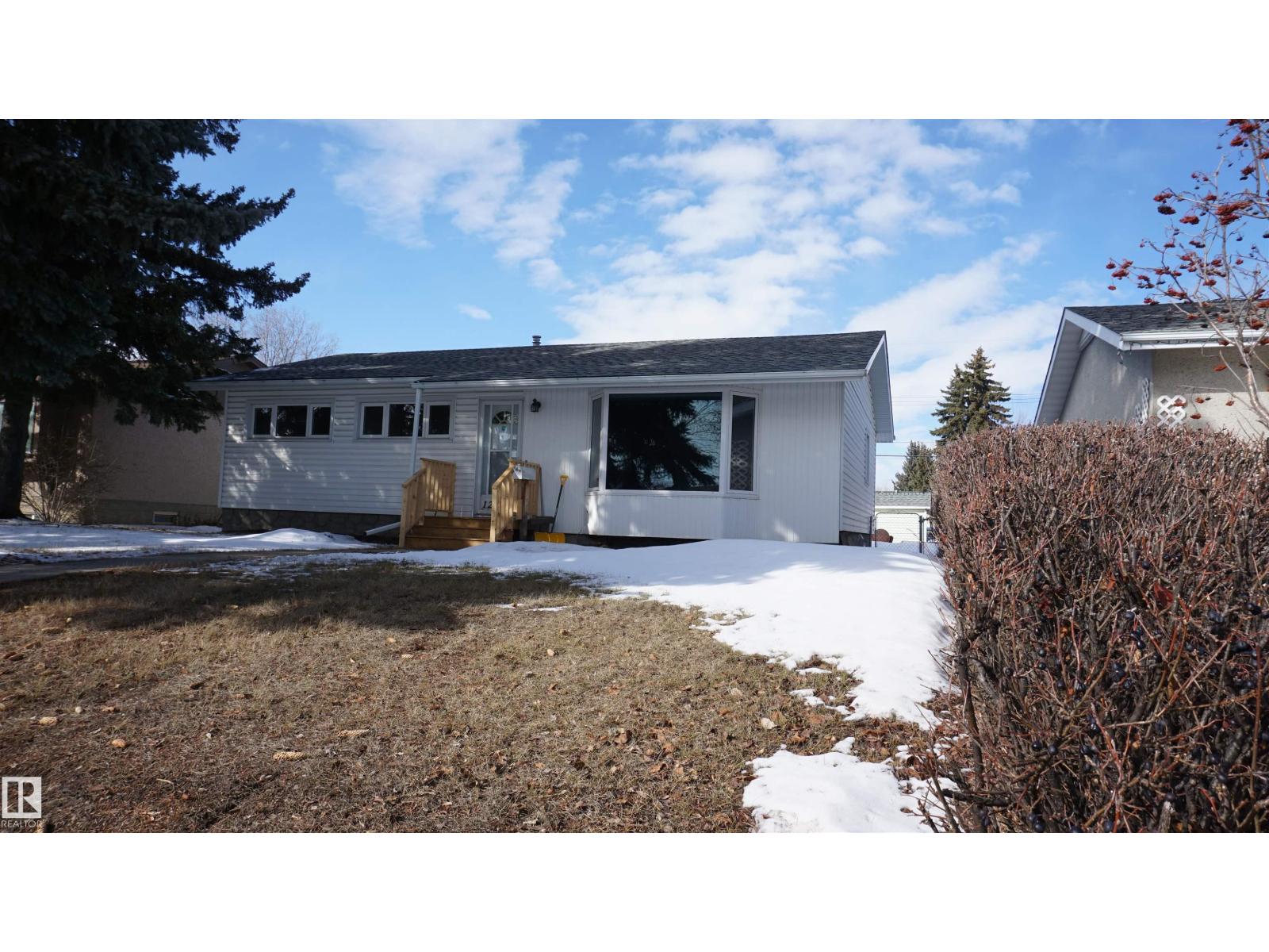 Additional image 2 of 12924 135a Avenue NW, Edmonton, AB, T5L3Z7