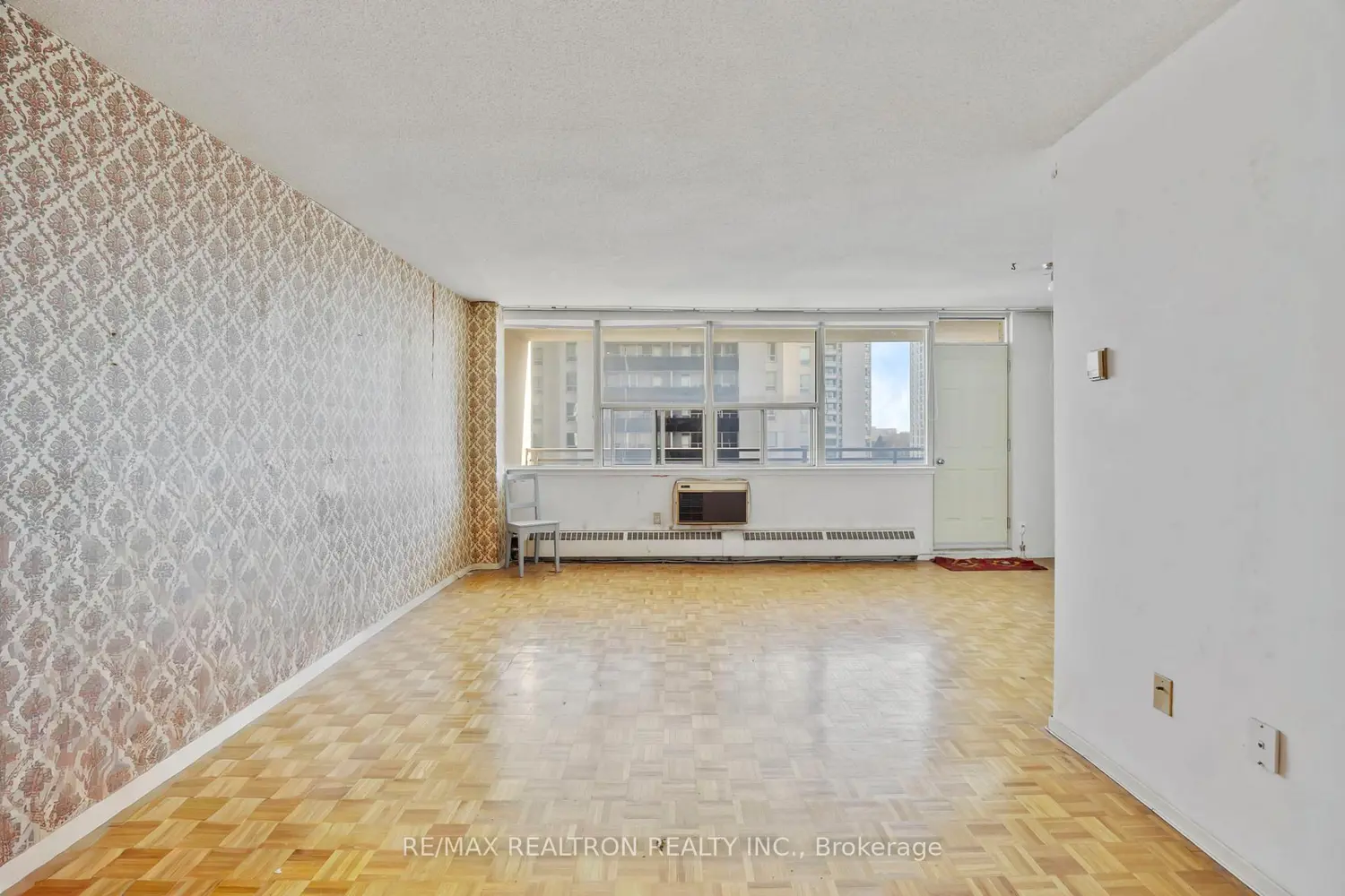 Additional image 3 of 155 Marlee Avenue 909