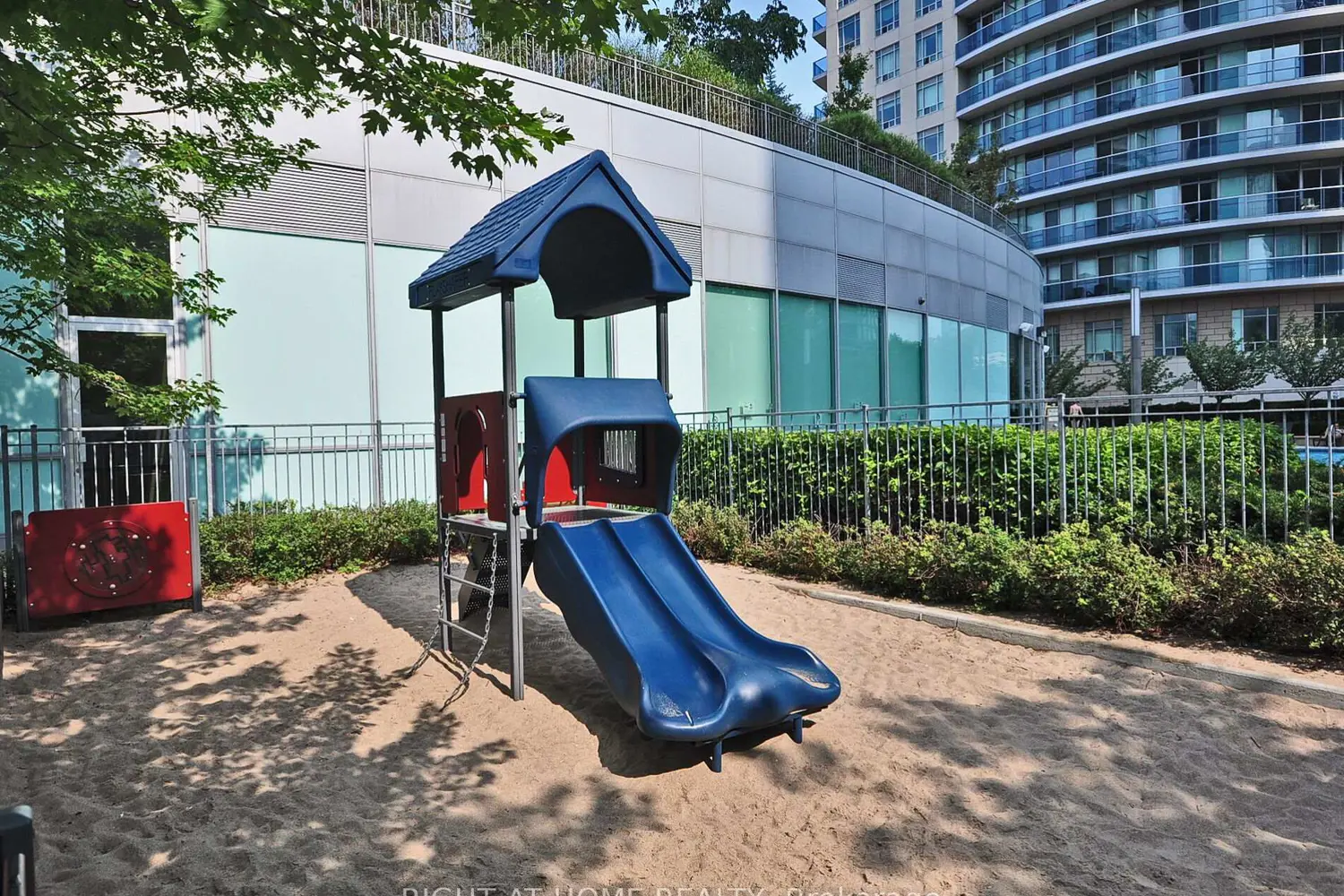 Additional image 18 of 90 Absolute Avenue 908