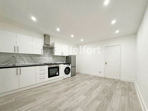 Lordship Road, London N16