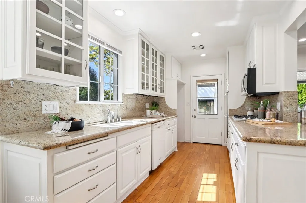 Additional image 16 of 1735 N Lima Street, Burbank, CA 91505