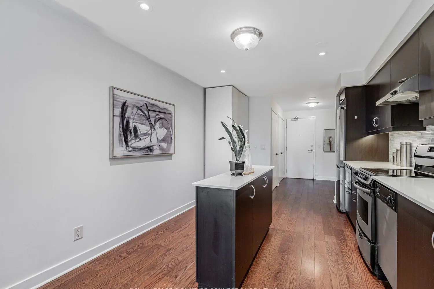 Additional image 9 of 320 Richmond Street 407