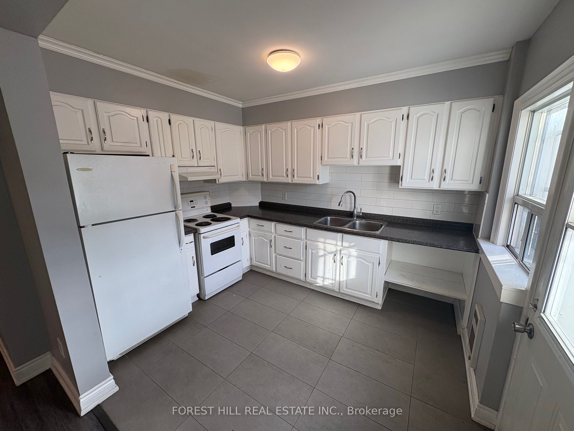 Additional image 2 of A-739 The Queensway N/a, Toronto, ON, M8Z 1M8