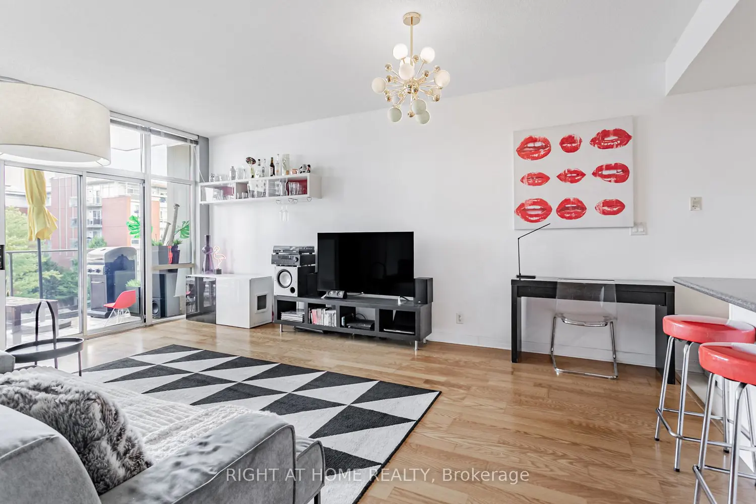 Additional image 10 of 70 Port Street 405