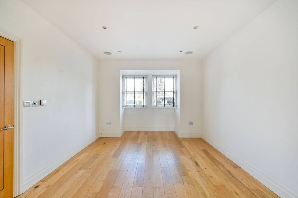 Additional image 7 of 4 bed terraced house for saleBridgeman Drive, Windsor SL4