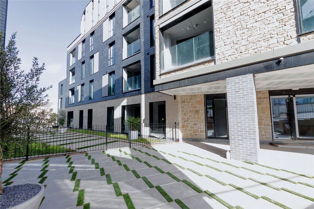 Additional image 12 of 2 bed flat for salePentire Avenue, Newquay, Cornwall TR7