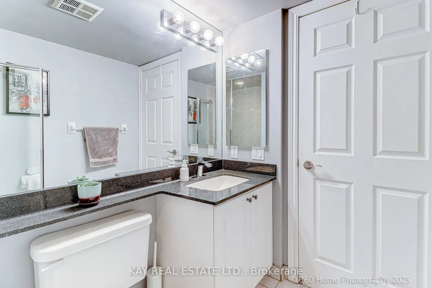 Additional image 8 of 5233 Dundas Street 1526