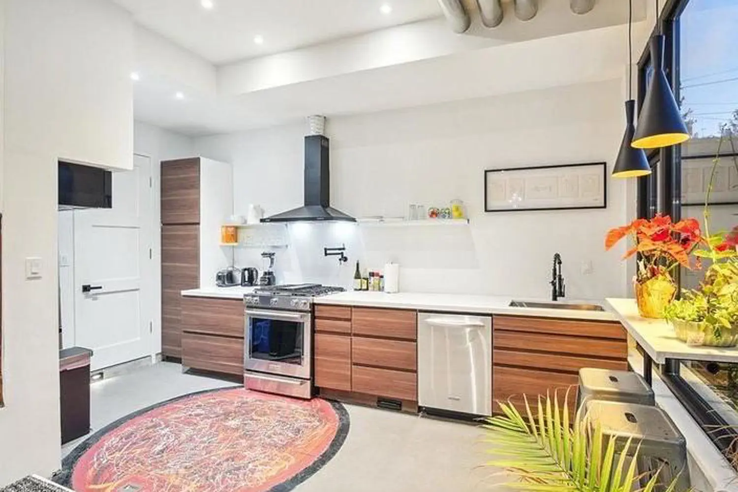 Additional image 14 of 33 Edwin Avenue