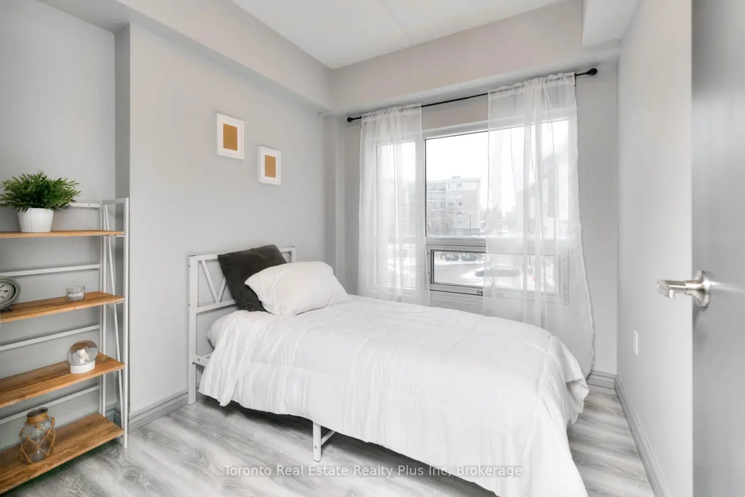 Additional image 13 of 275 Larch Street G216