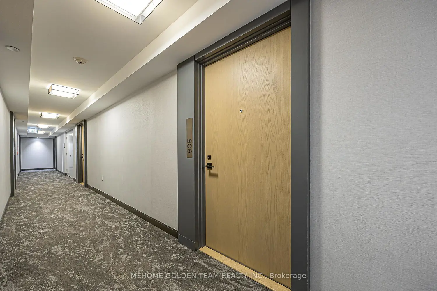 225 Village Green Square 905