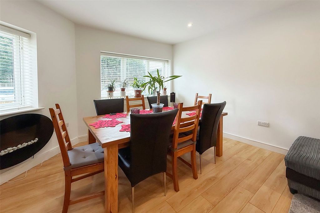Additional image 7 of 2 bed flat for saleAntonia Court, Terminus Road, Littlehampton, West Sussex BN17