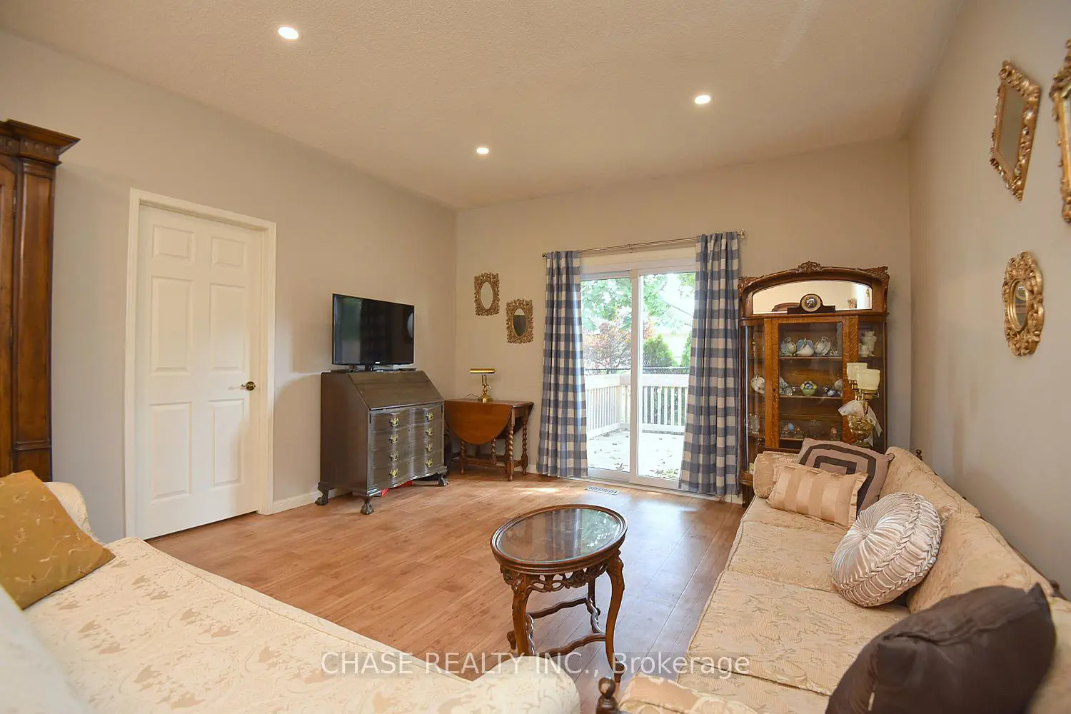 Additional image 4 of 157 Silverbirch Boulevard