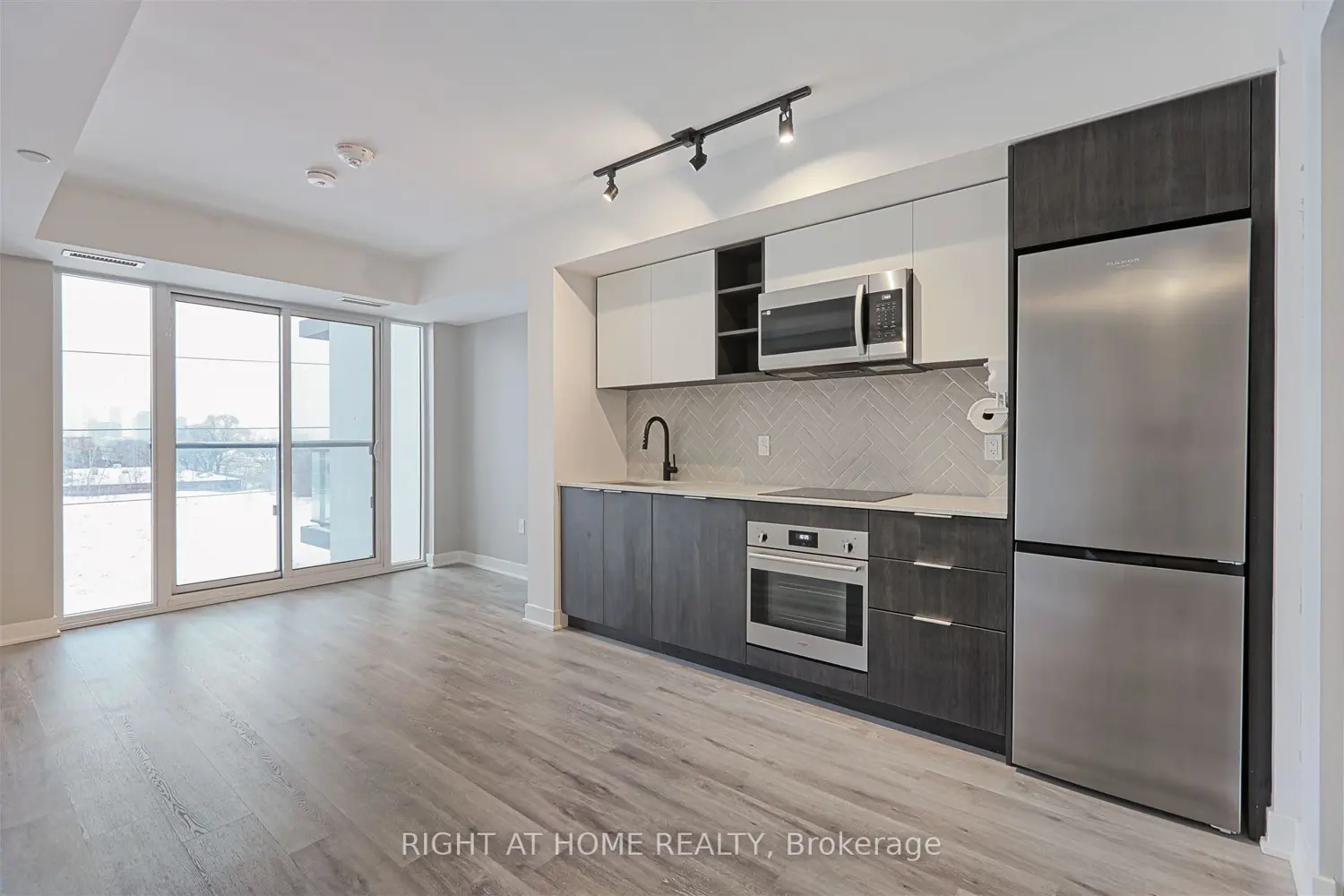 Additional image 9 of 36 Zorra Street 421