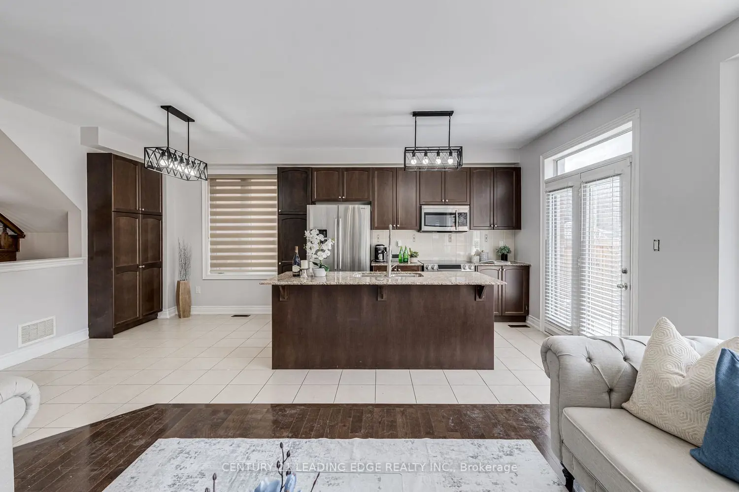102 Mactier Drive photo 3