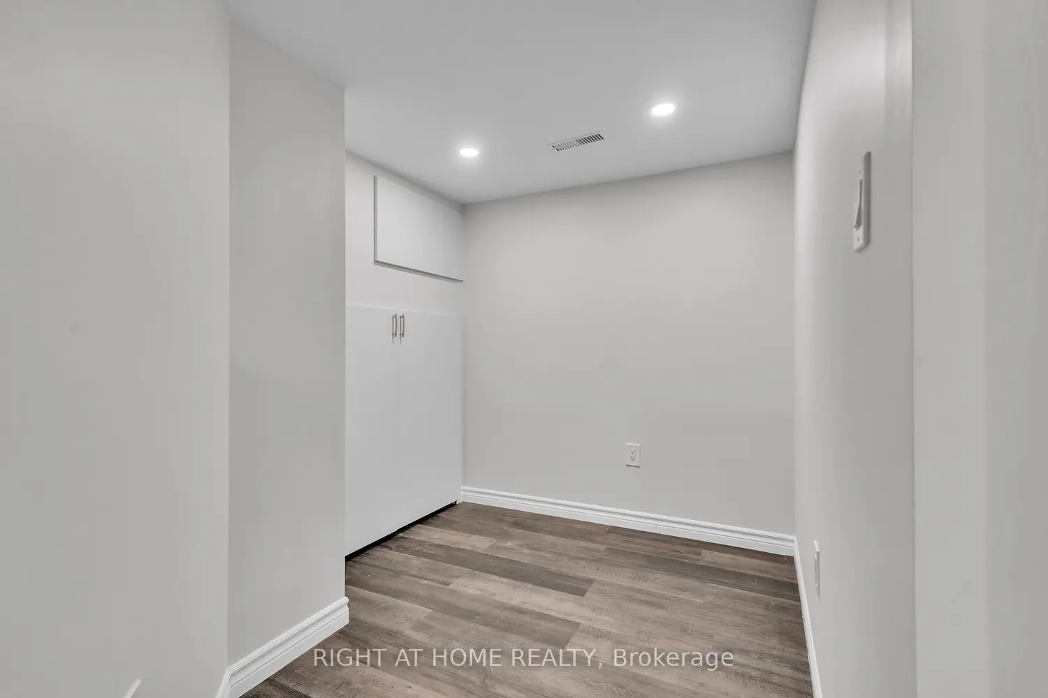 Additional image 18 of 321 Carriage Way