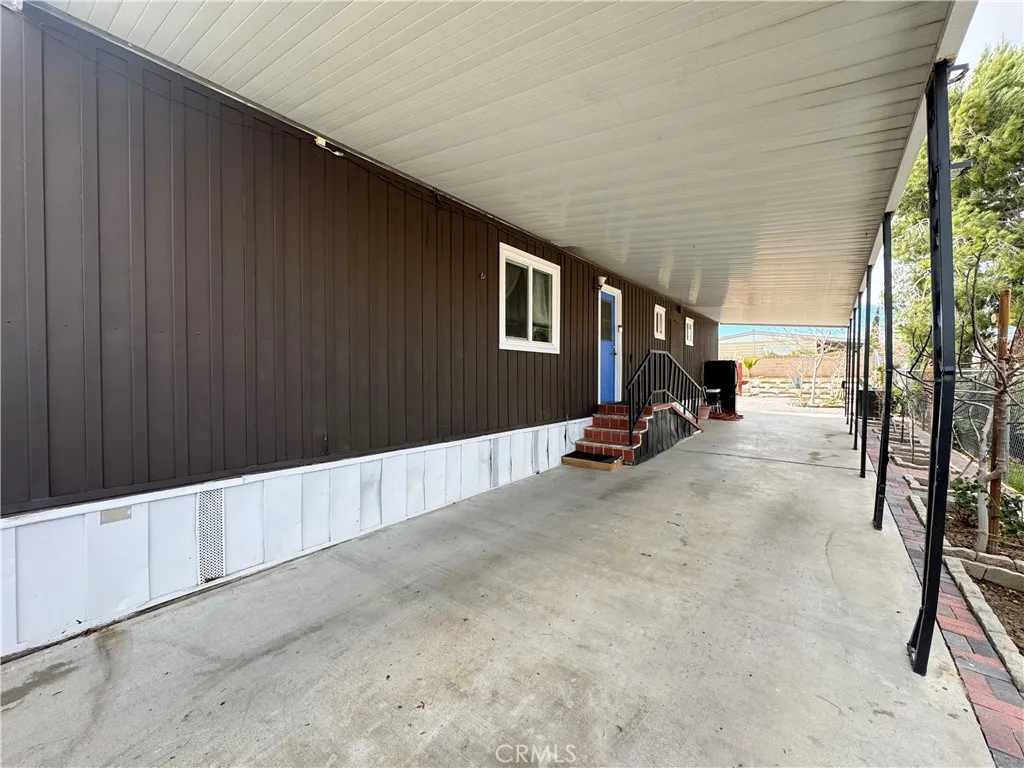 13870 Rodeo Dr, Victorville, CA 92395