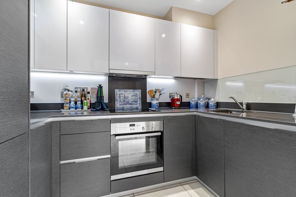 Additional image 3 of 2 bed flat for saleSandford Court, Humphris Place, Cheltenham GL53