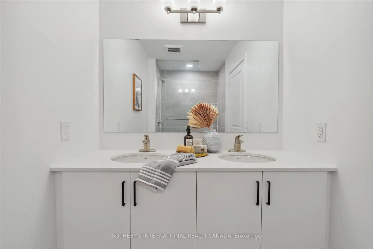 Additional image 7 of 19B West Street 306