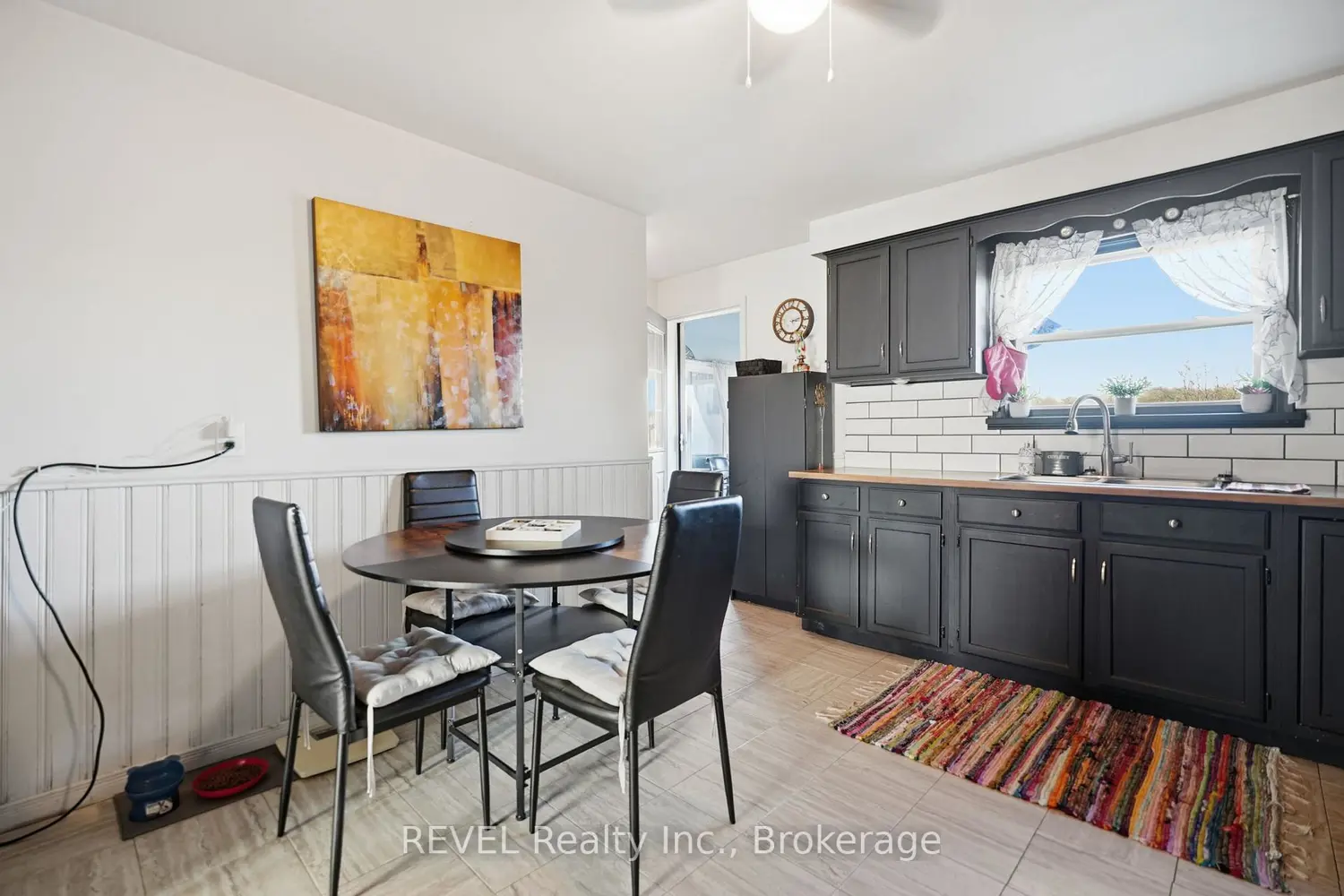 137 Wellington Street photo 3