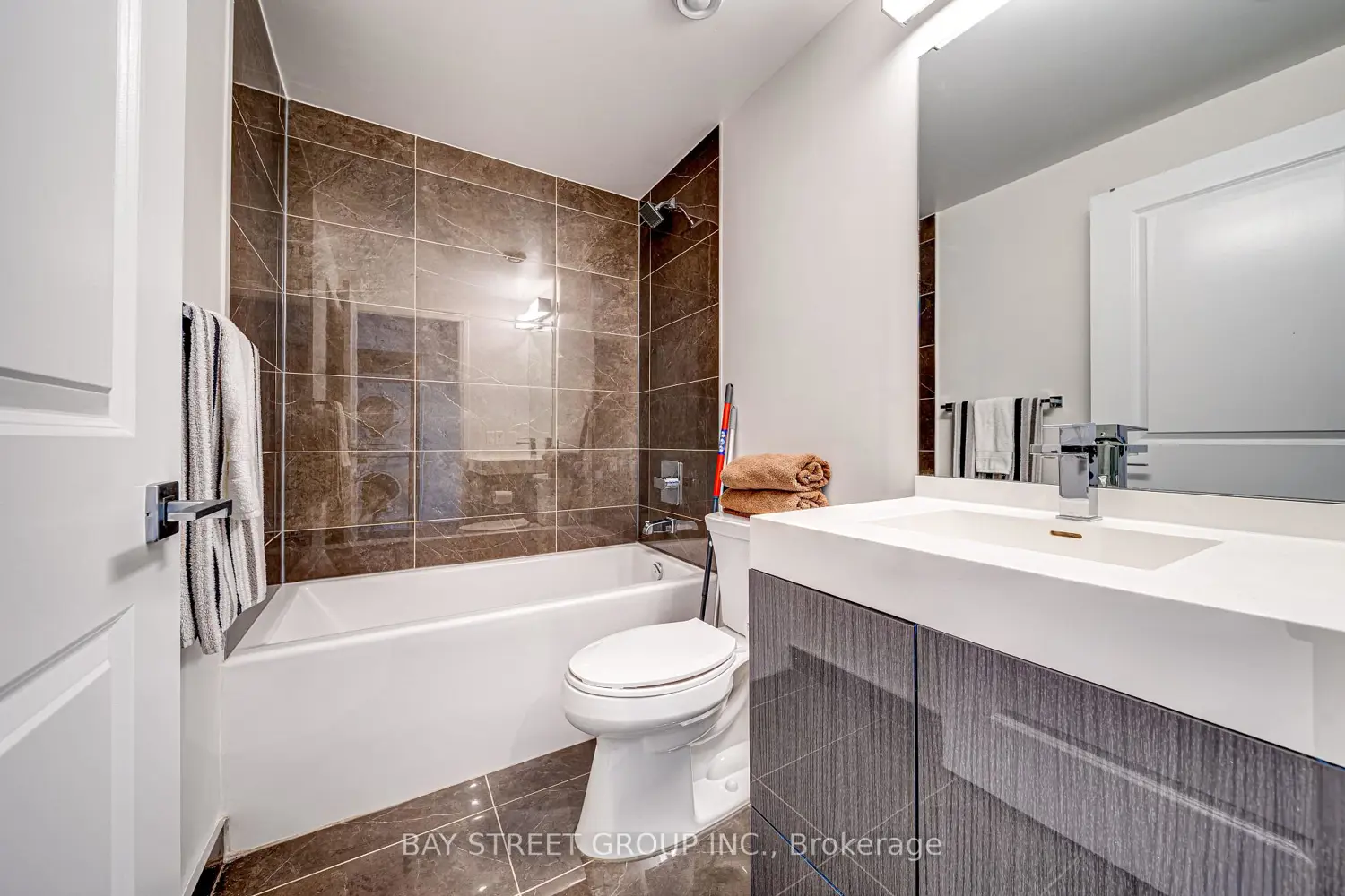 Additional image 5 of 251 Jarvis Street 3809