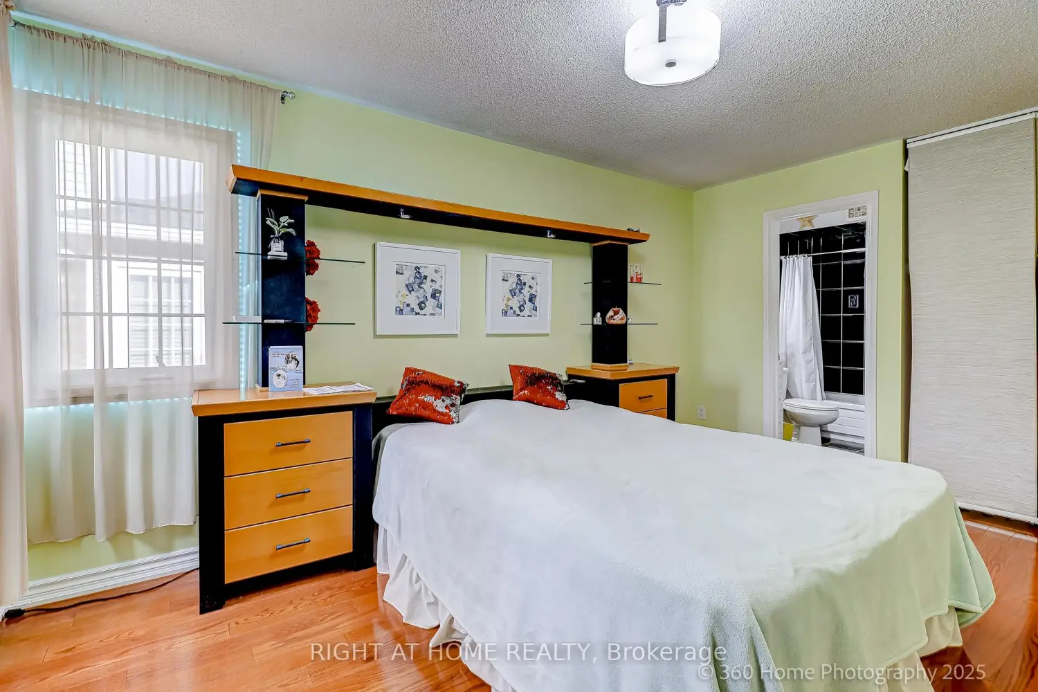 Additional image 10 of 32 Heathcliffe Square