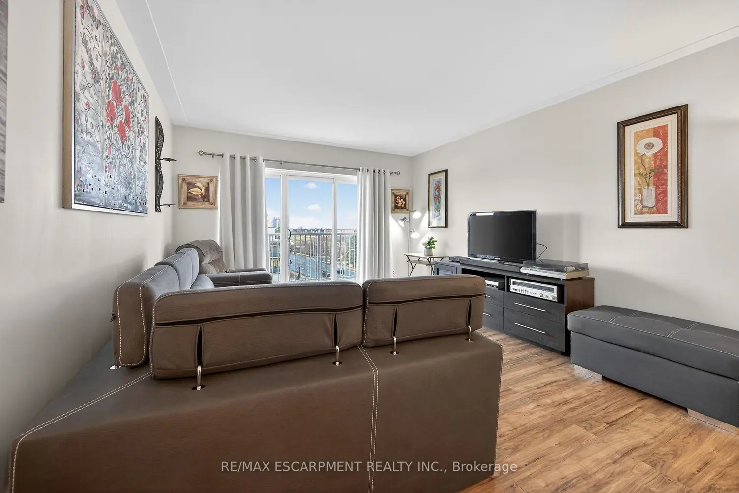 Additional image 4 of 8 Woodman Drive 601