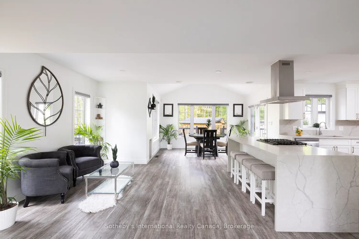 Additional image 3 of 129 Bass Line