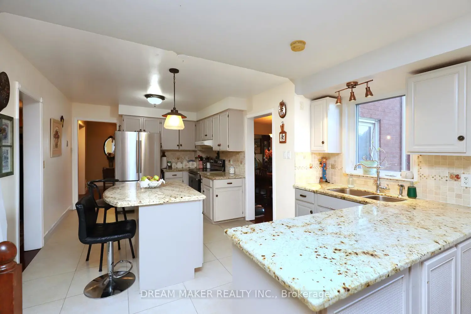 Additional image 9 of 4272 Wakefield Crescent