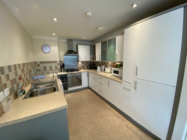 Additional image 8 of 2 Bed Flat, Castleton Court, LS16, N1 7GU