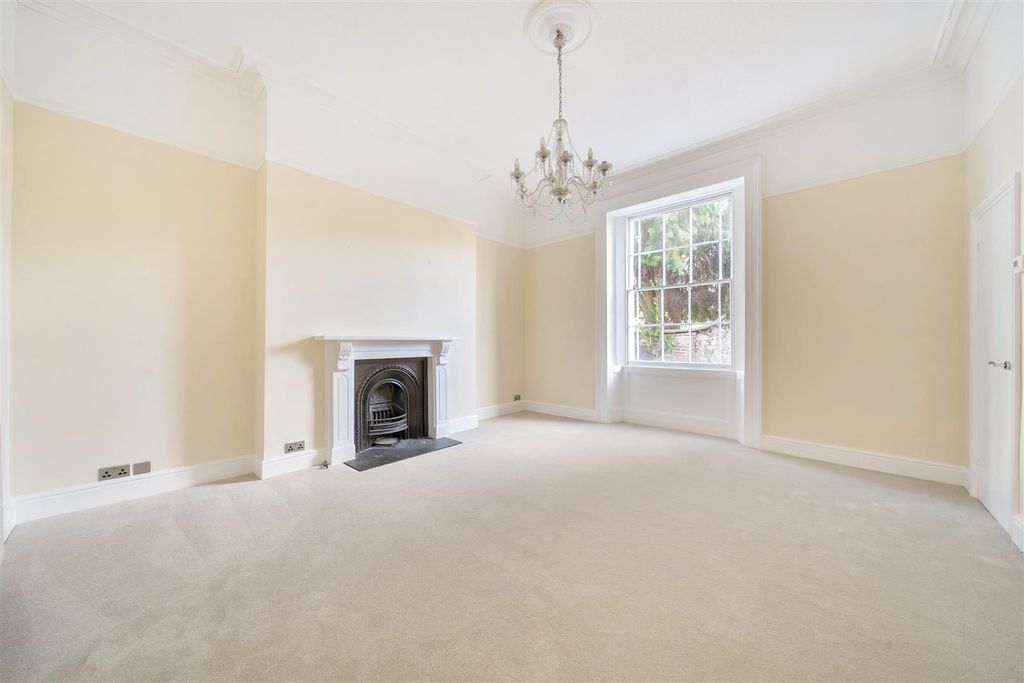 Additional image 4 of 2 bed flat for saleOakfield Road, Clifton BS8