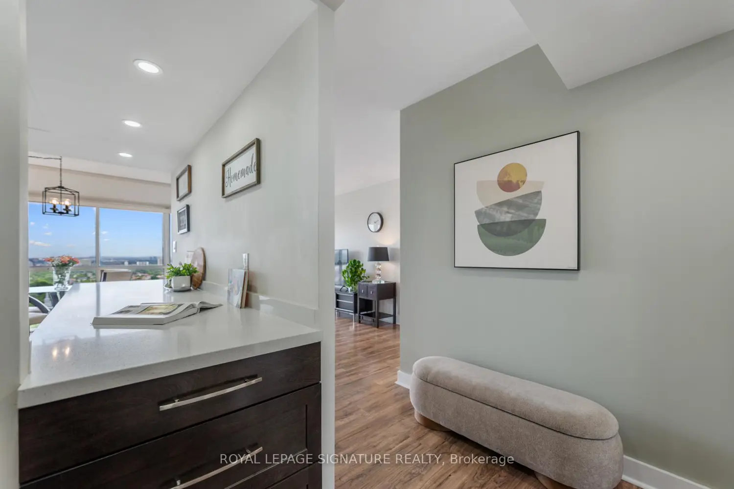 Additional image 2 of 880 Dundas Street Lph4