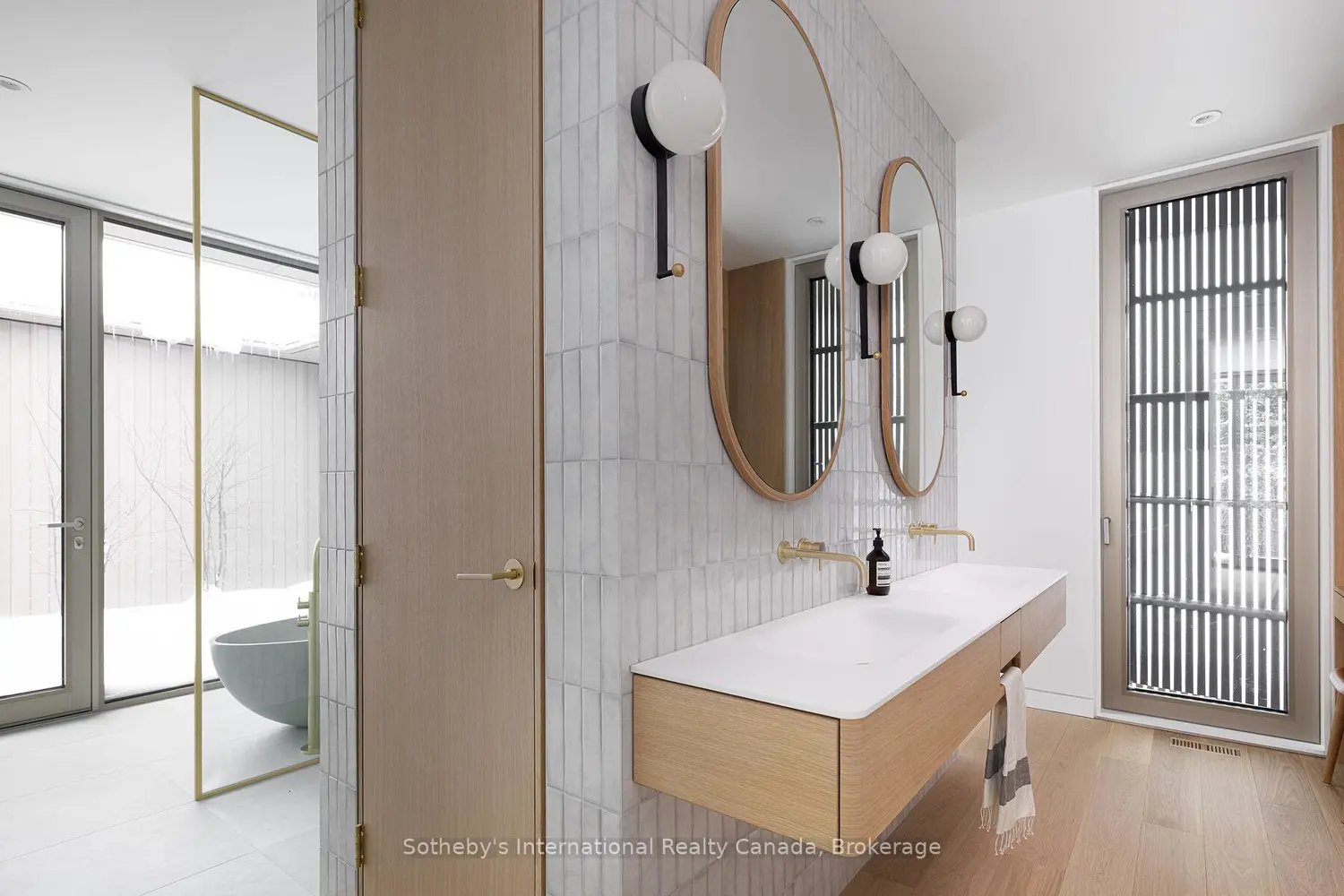 Additional image 11 of 395910 11Th Line