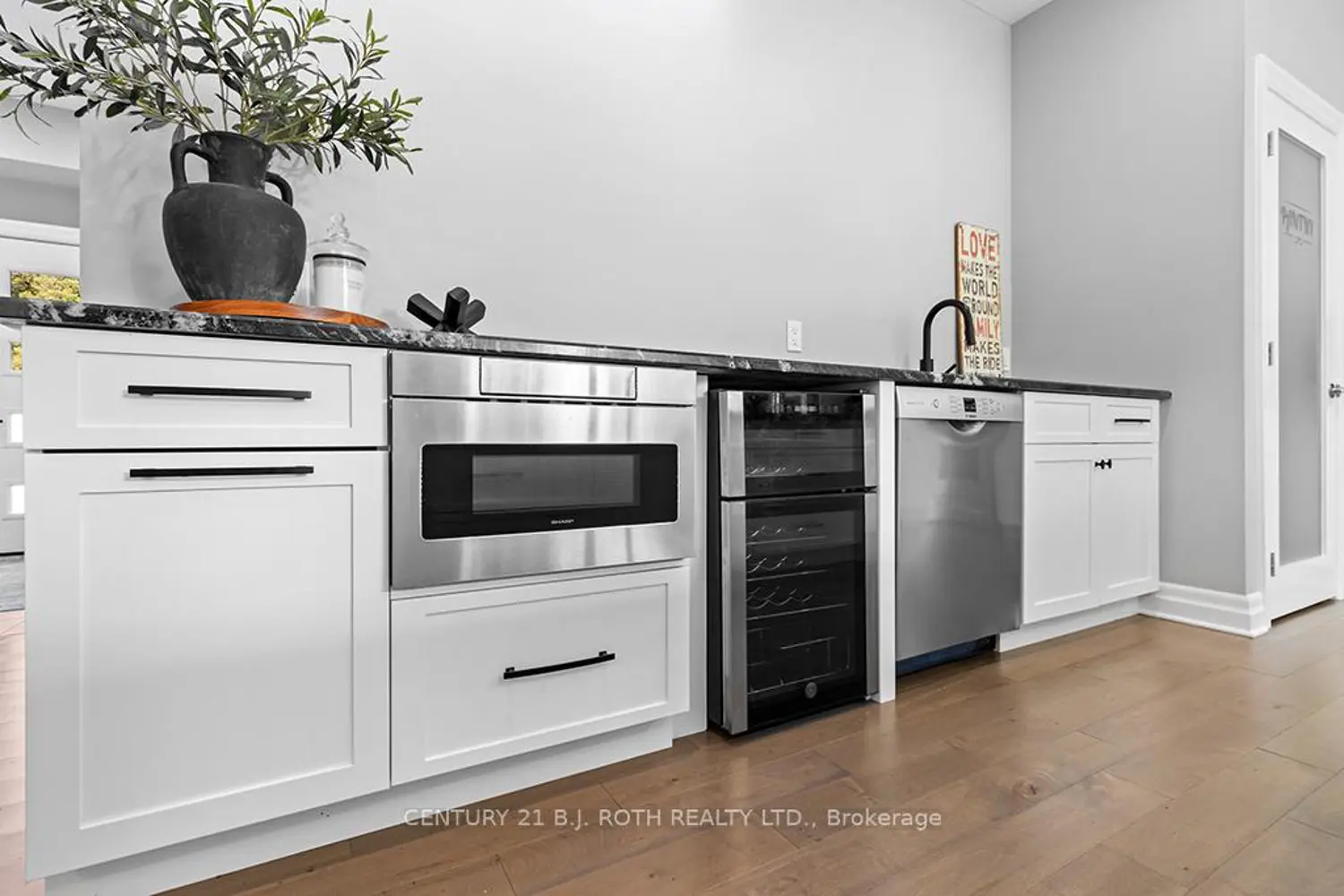 Additional image 5 of 1076 7Th Avenue