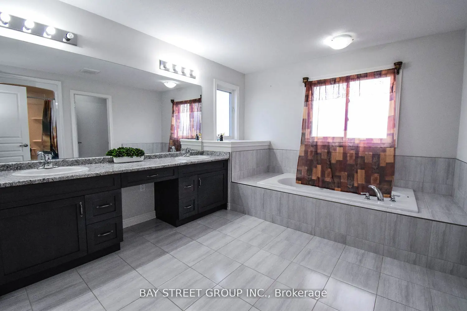 Additional image 15 of 490 Silverwood Avenue