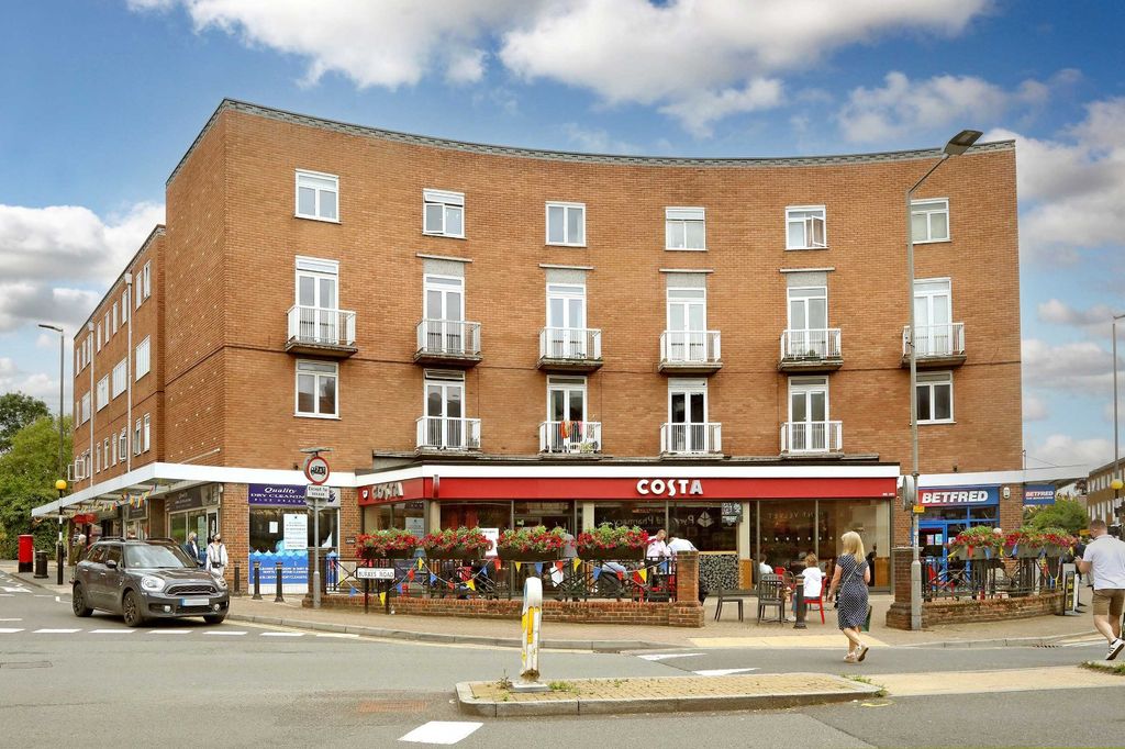 Additional image 10 of 3 bed flat for saleBurkes Road, Beaconsfield, Buckinghamshire HP9